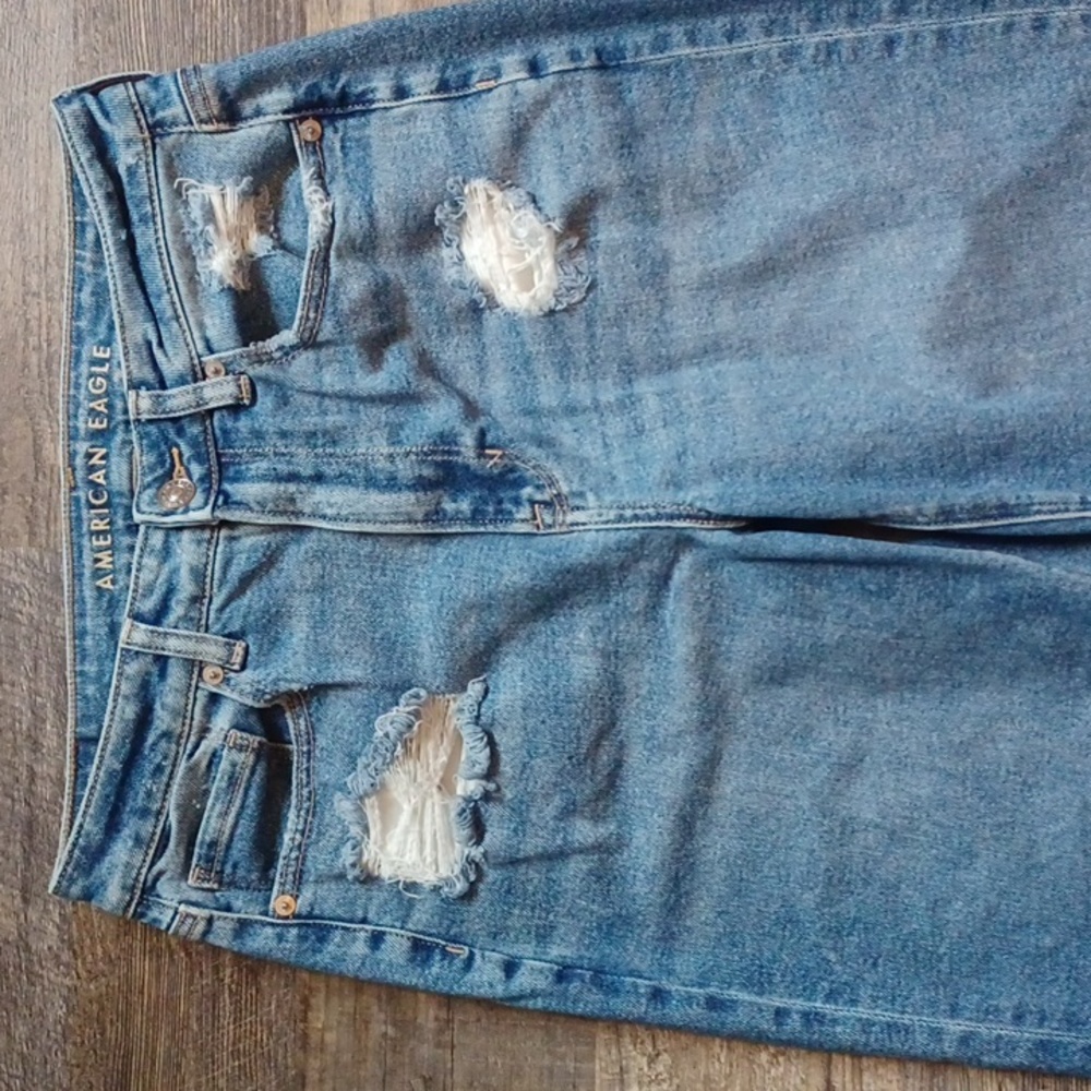 American Eagle Mom Straight Jean - Picture 3 of 9